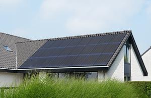 PV Solenergi utför tjänsten Takintegrerade solceller