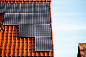 Nova Solar AB utför tjänsten Solcellsinstallationer på tak